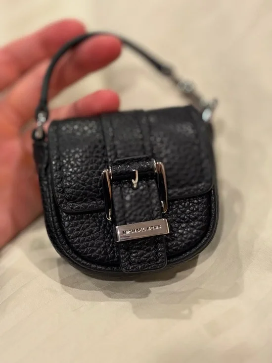 NWT Michael Kors Zoe Leather Bag Charm/AirPods Case - Picture 1 of 5